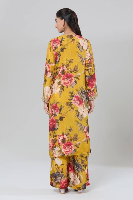 Shop_Kashmiraa_Yellow Silk Embroidery, Sequins Collared Floral Kurta Set _at_Aza_Fashions