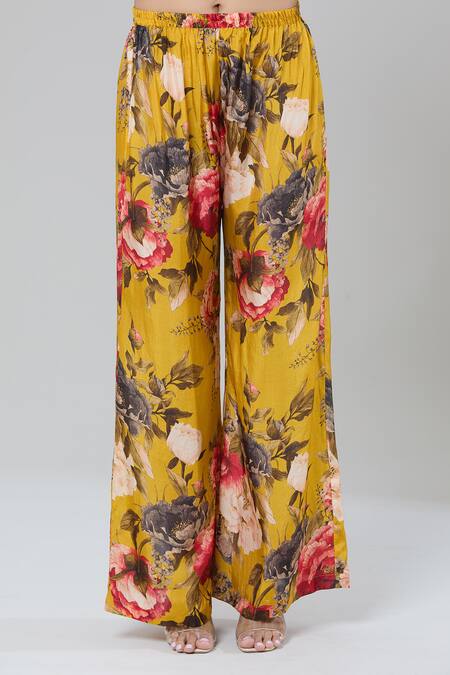 Kashmiraa_Yellow Silk Embroidery, Sequins Collared Floral Kurta Set _at_Aza_Fashions