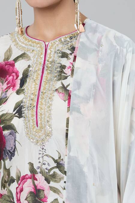 Buy_Kashmiraa_Ivory Silk, Chiffon Round Neck Rose Printed Kurta Set With Dupatta _Online_at_Aza_Fashions