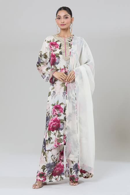 Buy_Kashmiraa_Ivory Silk, Chiffon Round Neck Rose Printed Kurta Set With Dupatta 