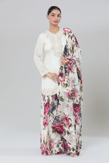 Buy_Kashmiraa_Ivory Silk Zari, Sequins Round Neck Floral Print Embroidered Kurta Set 