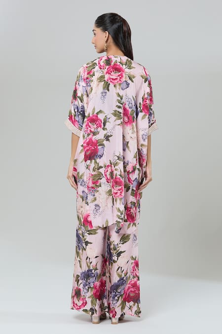 Kashmiraa Floral Embroidered Kurta & Pant Set 