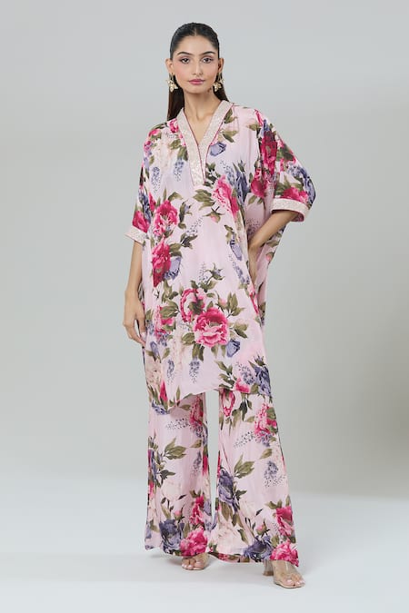 Kashmiraa_Pink Silk Cut Work V-neck Floral Embroidered Kurta And Pant Set _at_Aza_Fashions