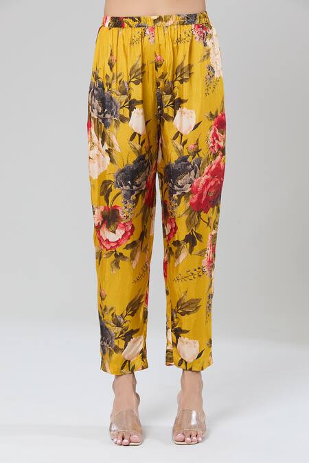 Kashmiraa_Yellow Silk Sequins Split V-neck Bloom Printed Kurta Set With Dupatta _at_Aza_Fashions