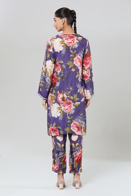 Kashmiraa Floral Zardozi Embroidered Kurta Set 