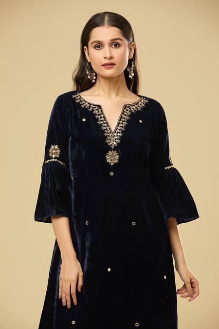 Pouli Pret Blue Velvet, Cotton Zari, Mirrors, Embroidery V-neck Navy Kurta Set at Aza Fashions Pouli Pret_Blue Velvet, Cotton Zari, Mirrors, Embroidery V-neck Navy Kurta Set _at_Aza_Fashions