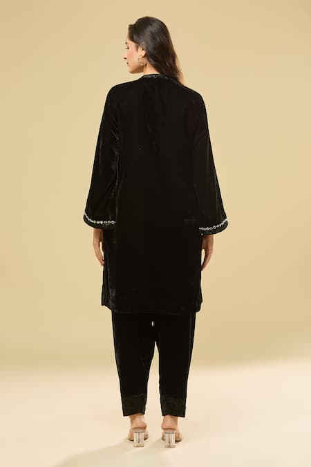Shop_Pouli Pret_Black Velvet, Cotton Mirrors, Embroidery Bandeau Neck Kurta Set _at_Aza_Fashions