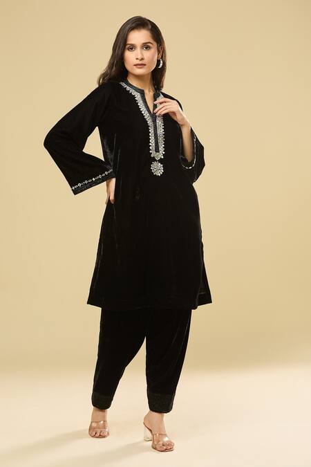 Buy_Pouli Pret_Black Velvet, Cotton Mirrors, Embroidery Bandeau Neck Kurta Set _Online_at_Aza_Fashions