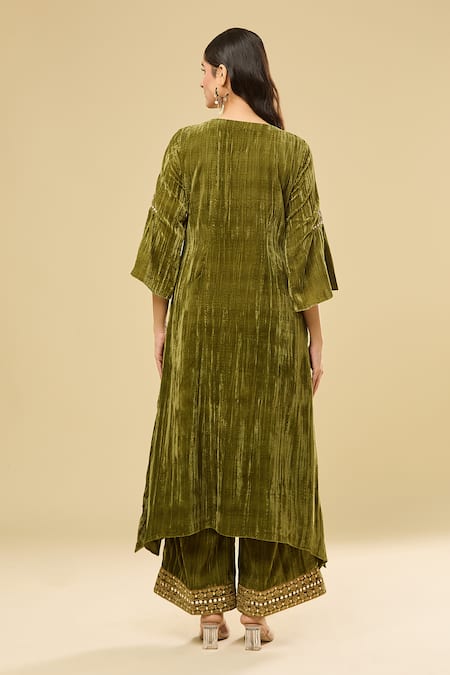 Shop Pouli Pret Green Velvet, Cotton Zari, Mirrors, Embroidery Split V-neck Zardozi Kurta Set at Aza Fashions Shop_Pouli Pret_Green Velvet, Cotton Zari, Mirrors, Embroidery Split V-neck Zardozi Kurta Set _at_Aza_Fashions