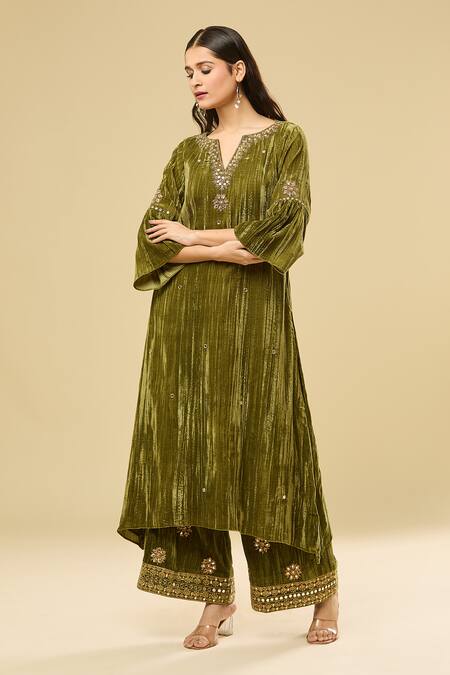 Buy Pouli Pret Green Velvet, Cotton Zari, Mirrors, Embroidery Split V-neck Zardozi Kurta Set Online at Aza Fashions Buy_Pouli Pret_Green Velvet, Cotton Zari, Mirrors, Embroidery Split V-neck Zardozi Kurta Set _Online_at_Aza_Fashions