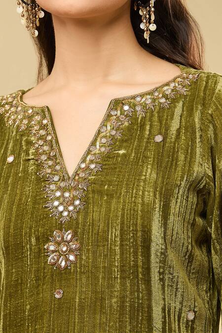 Shop Pouli Pret Green Velvet, Cotton Zari, Mirrors, Embroidery Split V-neck Zardozi Kurta Set Online at Aza Fashions Shop_Pouli Pret_Green Velvet, Cotton Zari, Mirrors, Embroidery Split V-neck Zardozi Kurta Set _Online_at_Aza_Fashions