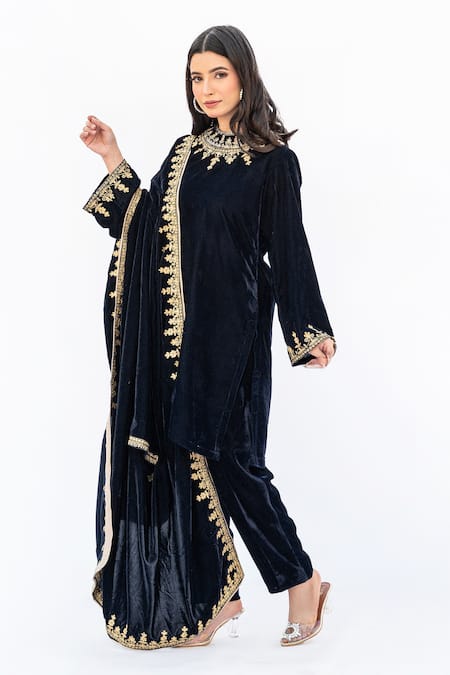 Buy Daljit Sudan Blue Velvet Embroidery Collared Aari Cape And Kurta Set Online at Aza Fashions Buy_Daljit Sudan_Blue Velvet Embroidery Collared Aari Cape And Kurta Set _Online_at_Aza_Fashions