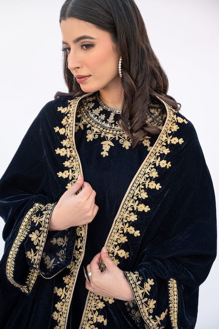 Shop Daljit Sudan Blue Velvet Embroidery Collared Aari Cape And Kurta Set Online at Aza Fashions Shop_Daljit Sudan_Blue Velvet Embroidery Collared Aari Cape And Kurta Set _Online_at_Aza_Fashions