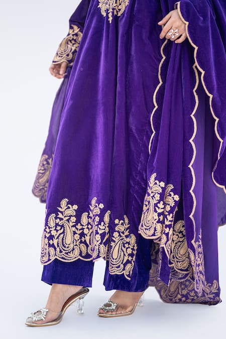 Daljit Sudan Purple Velvet Embroidery Paisley Aari Kurta Set Online at Aza Fashions Daljit Sudan_Purple Velvet Embroidery Paisley Aari Kurta Set _Online_at_Aza_Fashions