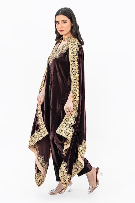 Buy_Daljit Sudan_Brown Velvet Embroidery V-neck Aari Cape And Kurta Set _Online_at_Aza_Fashions