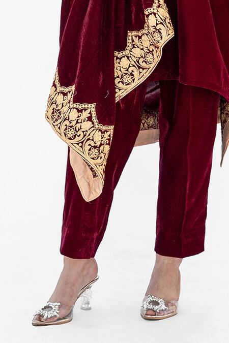Daljit Sudan Maroon Velvet Embroidery V-neck Aari Kurta Set Online at Aza Fashions Daljit Sudan_Maroon Velvet Embroidery V-neck Aari Kurta Set _Online_at_Aza_Fashions