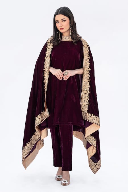 Daljit Sudan Aari Embroidered Velvet Cape & Kurta Set