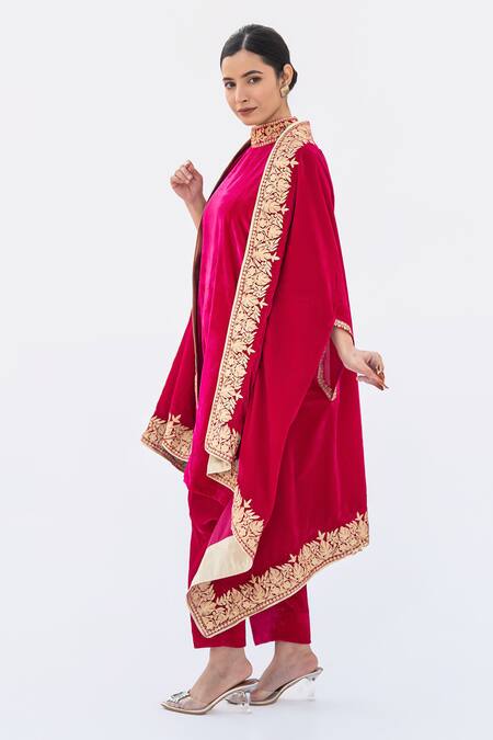 Daljit Sudan Magenta Velvet Embroidery High Neck Aari Cape Kurta Set Online at Aza Fashions Daljit Sudan_Magenta Velvet Embroidery High Neck Aari Cape Kurta Set _Online_at_Aza_Fashions
