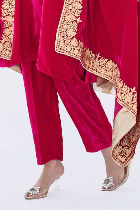 Buy Daljit Sudan Magenta Velvet Embroidery High Neck Aari Cape Kurta Set Online at Aza Fashions Buy_Daljit Sudan_Magenta Velvet Embroidery High Neck Aari Cape Kurta Set _Online_at_Aza_Fashions