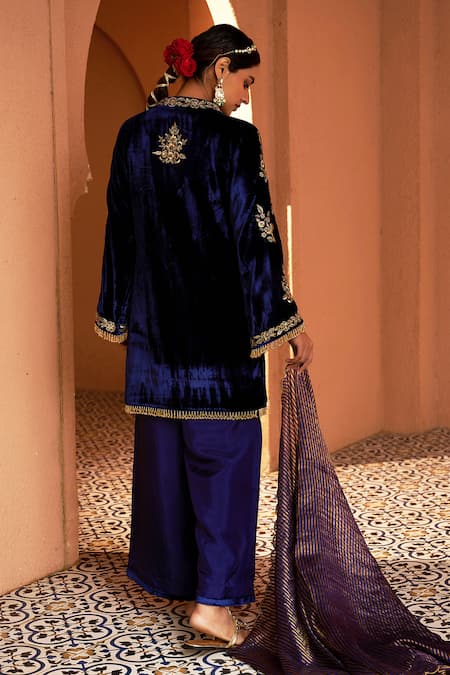 Shalkii Zardozi Embroidered Kurta Set 