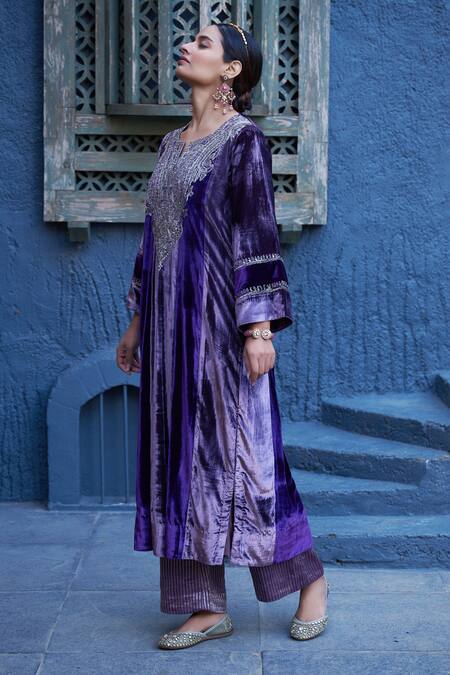 Buy_Shalkii_Purple Velvet, Cotton Sequins, Embroidery Split V-neck Paisley Kurta Set _Online_at_Aza_Fashions