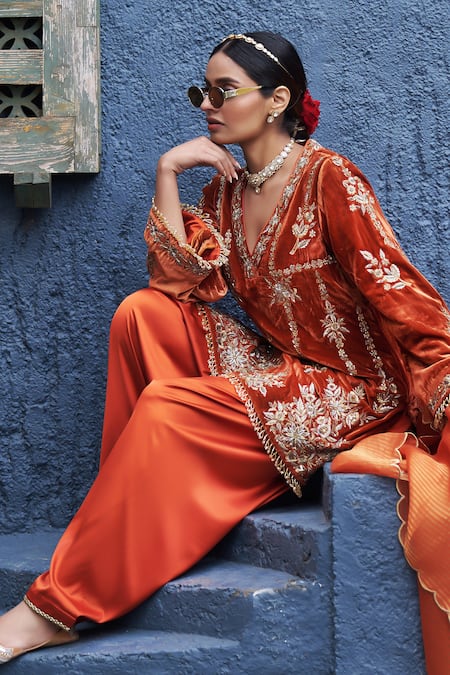 Buy_Shalkii_Orange Silk, Velvet, Tissue Cut Work, Pearls, Sequins Embroidered Kurta Set 