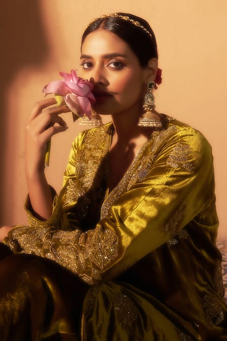 Shalkii_Green Silk, Cotton Cut Work, Beads V-neck Floral Embroidered Kurta Set _Online_at_Aza_Fashions