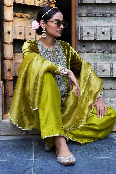 Shop_Shalkii_Green Velvet, Silk, Tissue Cut Work, Sequins Zardozi Embroidered Kurta Set _Online_at_Aza_Fashions