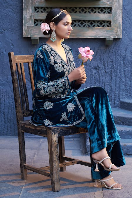 Shop_Shalkii_Blue Silk, Cotton Cut Work, Beads V-neck Floral Embroidered Kurta Set _Online_at_Aza_Fashions