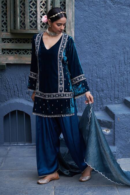 Buy_Shalkii_Blue Velvet, Cotton, Tissue Cut Work, Zari, Zardozi Embroidered Kurta Set _Online_at_Aza_Fashions