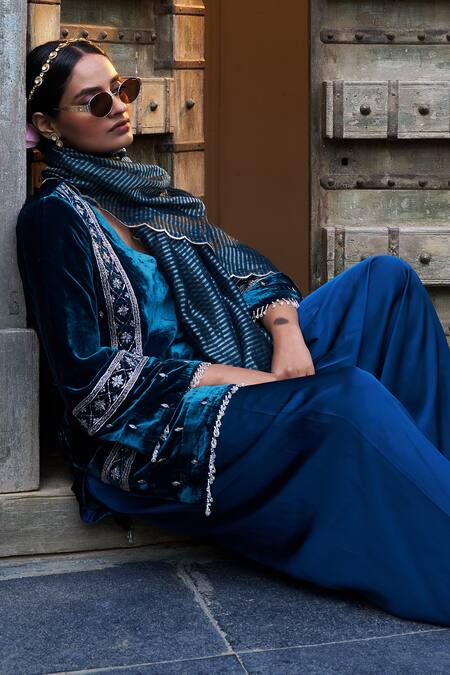 Buy_Shalkii_Blue Velvet, Cotton, Tissue Cut Work, Zari, Zardozi Embroidered Kurta Set 