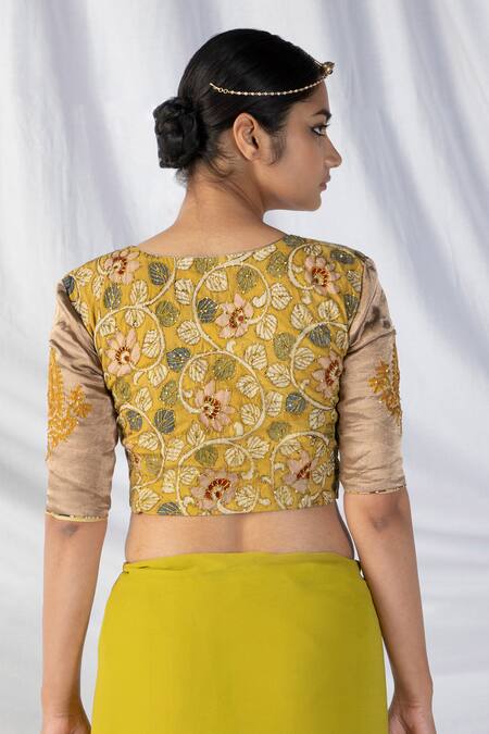 Latha Puttanna_Green Silk, Tissue Diamonds, Embroidery, Zari Round Floral Dori Border Saree Set_at_Aza_Fashions