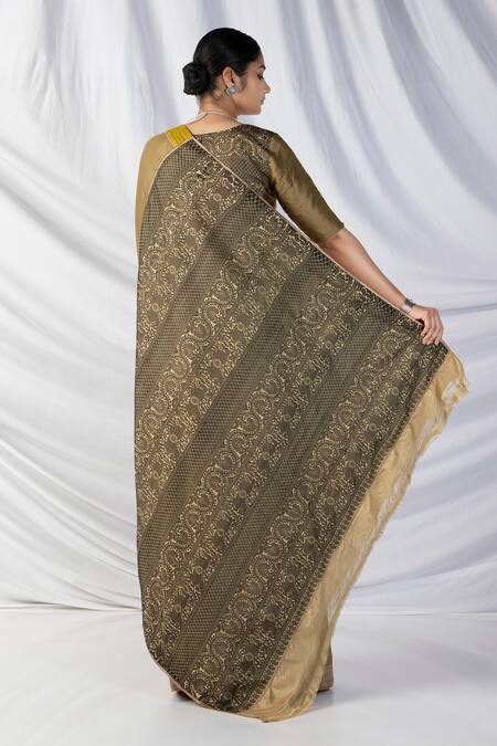 Shop_Latha Puttanna_Gold Tussar, Wool Embroidery Round Neck Gandberunda Temple Border Saree Set
