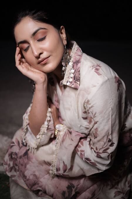 Surkh Syahi_Pink Linen Tassels Collared Floral Print Kurta Palazzo Set _Online_at_Aza_Fashions