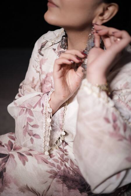 Buy_Surkh Syahi_Pink Linen Tassels Collared Floral Print Kurta Palazzo Set _Online_at_Aza_Fashions