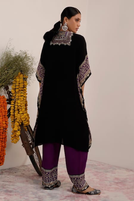 Surkh Syahi Black & Purple Mirror Flora Kaftan Set 