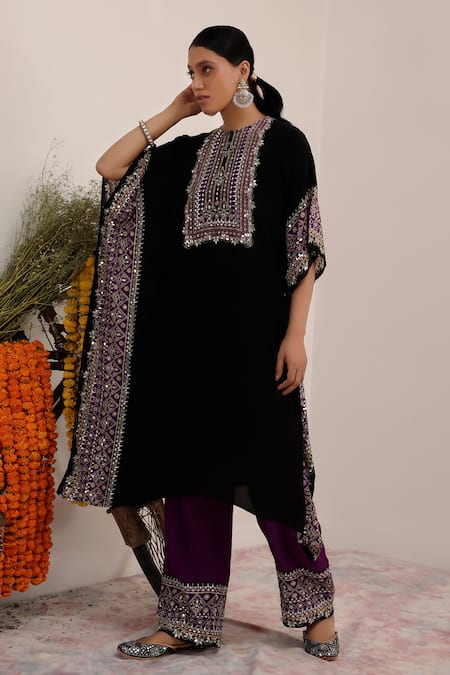 Buy_Surkh Syahi_Black Crepe Mirrors Collared And Purple Flora Kaftan Set 