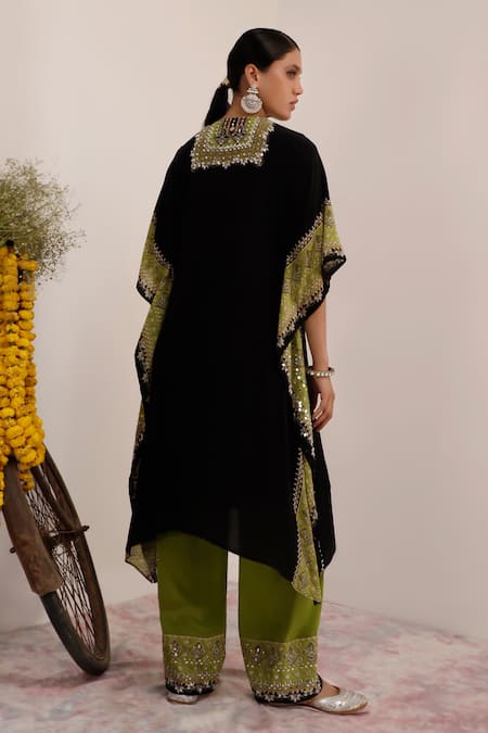 Surkh Syahi Black & Green Mirror Floral Kaftan Set 