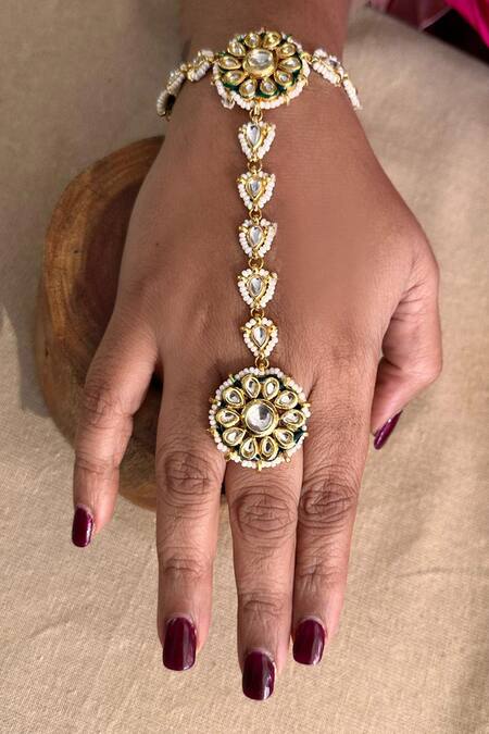 Rejuvenate Jewels Gold Plated Kundan Bead Embellished Haathpan Online at Aza Fashions Rejuvenate Jewels_Gold Plated Kundan Bead Embellished Haathpan _Online_at_Aza_Fashions