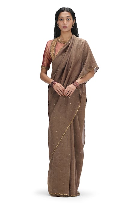 Mimamsaa Gandhari Metallic Scalloped Saree With Blouse 