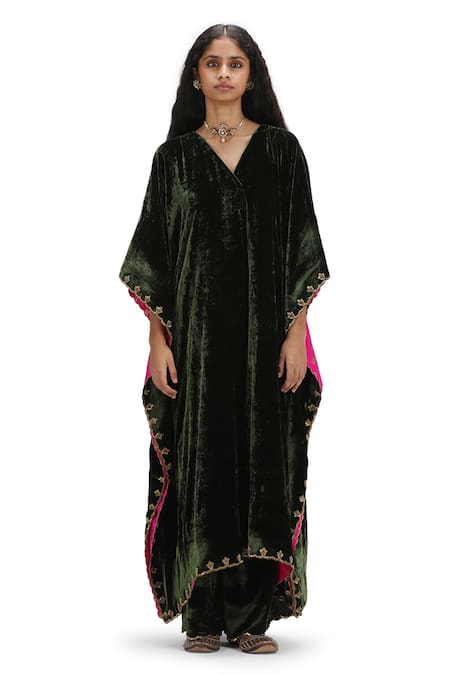 Mimamsaa Green Velvet Sequin Embroidered Kaftan Set 