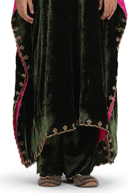 Shop_Mimamsaa_Green Velvet Sequins V-neck Embroidered Kaftan Set _Online_at_Aza_Fashions
