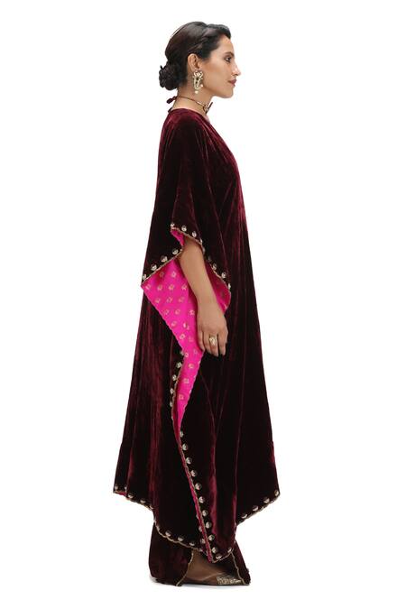 Mimamsaa_Maroon Velvet Sequins V-neck Scalloped Kaftan And Pant _Online_at_Aza_Fashions