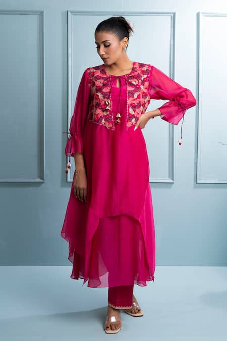 The White Tree Studio Floral Applique Asymmetric Kurta Set 