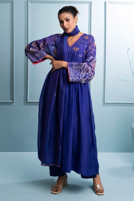 The White Tree Studio_Purple Chanderi, Cotton Embroidery V-neck Floral Anarkali Set _Online_at_Aza_Fashions