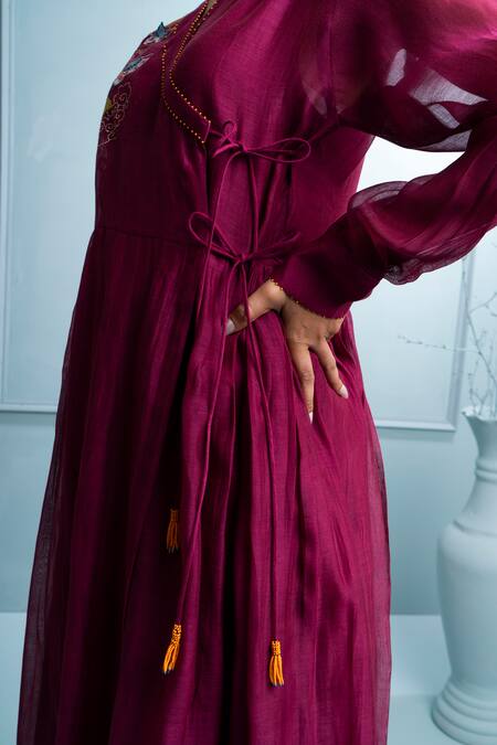 The White Tree Studio_Burgundy Cotton, Chanderi Beads, Applique V-neck Floral Angarkha Kurta Set _at_Aza_Fashions