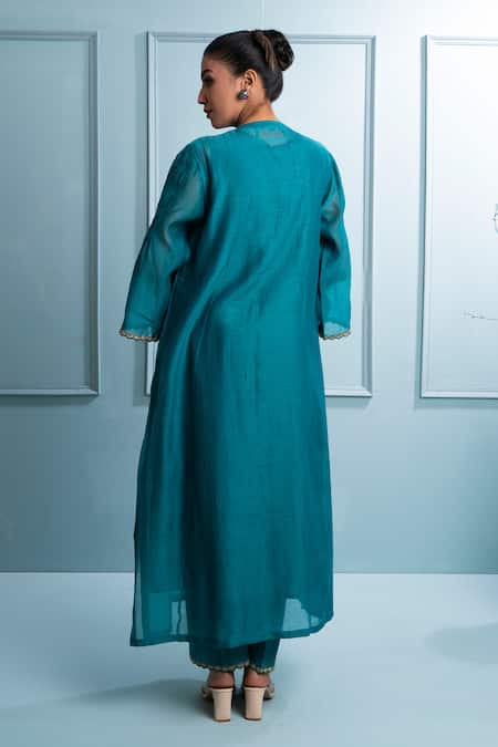 The White Tree Studio Floral Thread Embroidered Anarkali Set 