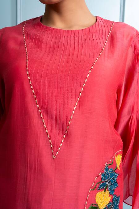 Buy_The White Tree Studio_Pink Chanderi, Cotton Zari, Embroidery Round Neck Lotus Pintucked Kurta Set _Online_at_Aza_Fashions