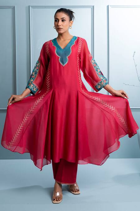 Buy_The White Tree Studio_Pink Chanderi, Cotton Embroidery, Patchwork, Applique Designer Floral Kurta Set _Online_at_Aza_Fashions