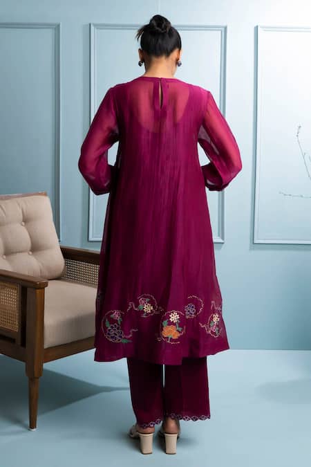 The White Tree Studio Gathered Floral Applique Kurta Set 